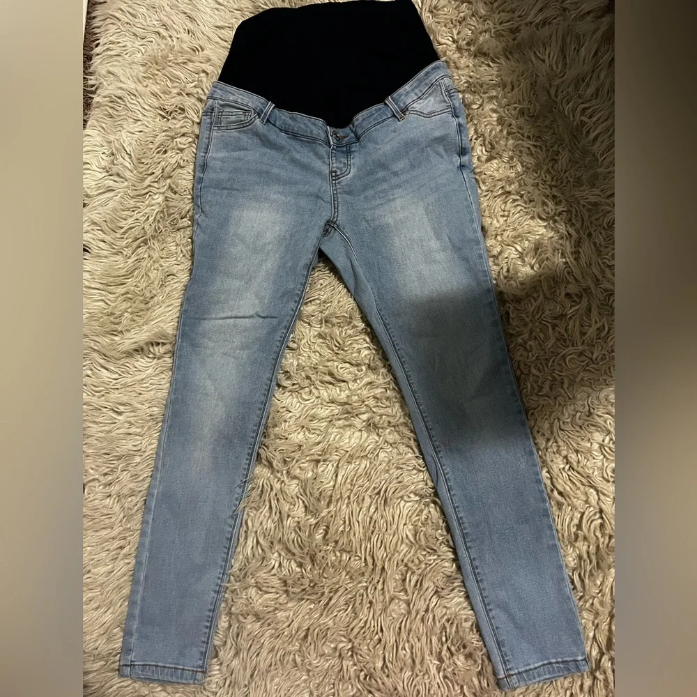 Maternity Jeans - Picture 2 of 3